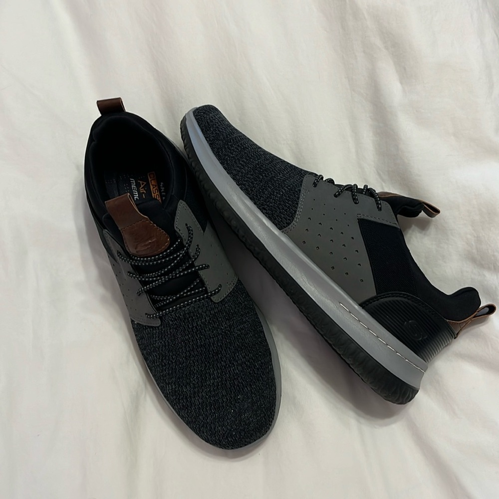 Men’s Skechers dress tennis shoe